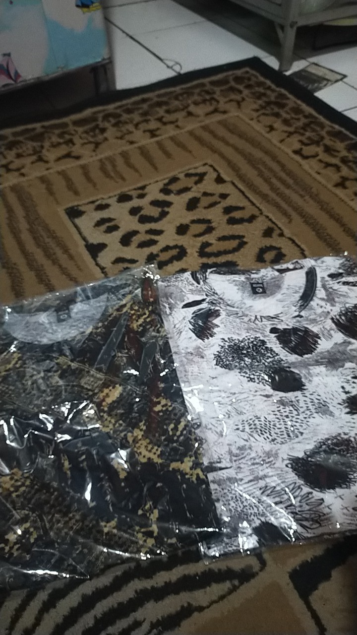Kaos Pria Batik Tangan Pendek / Kaos Polos Bandung