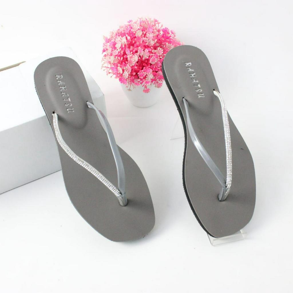 NEW SANDAL JEPIT WANITA KEKINIAN DAN SIMPEL