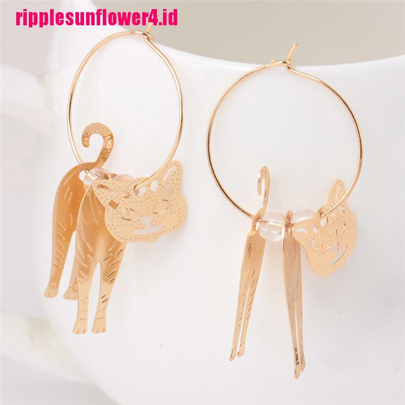 Anting Kait Gantung Desain Kucing Warna Gold Hias Mutiara Untuk Wanita