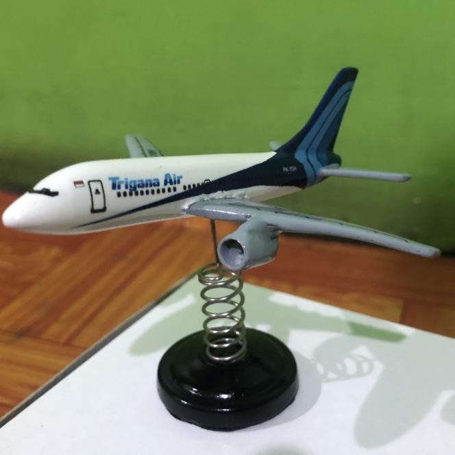 Miniatur Pesawat Per Trigana Air B737