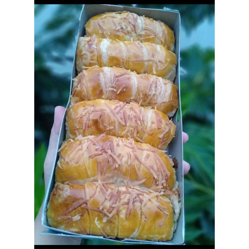 

RB22 MURAH DAN ENAK PISANG BOLEN LILIT KEJU / OLEH OLEH BANDUNG / SNACK / CEMILAN / KUE