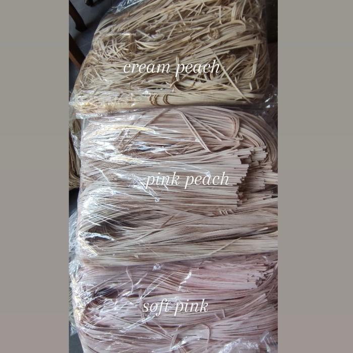 

Hampers | Termurah Shredded Paper 1Kg Kertas Utk Hampers Barang Pecah Belah