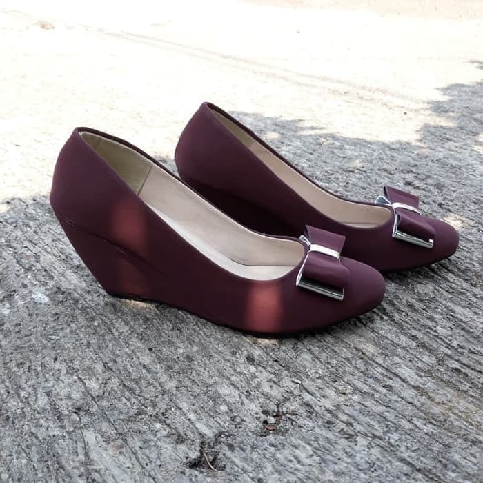 Sepatu Wanita Jumbo Wedges Big Size