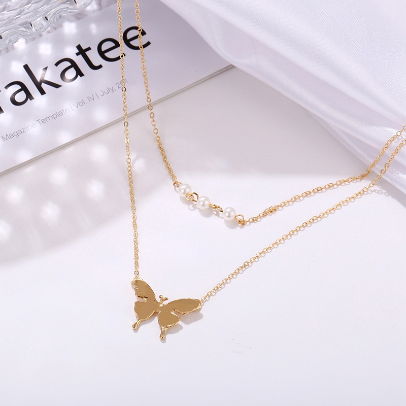 Kalung Choker Multilayer Liontin Bulan Sabit + Kupu-Kupu Warna Gold untuk Wanita Necklace