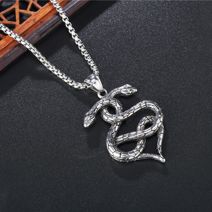 Kalung Rantai Liontin Ular Bahan titanium steel Gaya retro Untuk Wanita