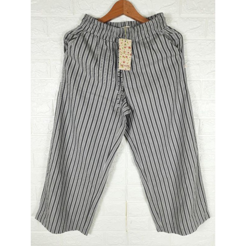 RELAX PANTS KULOT WANITA CORNICHE