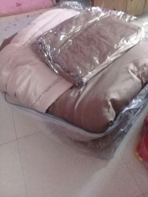 Bed Cover Platinum Jacguard Emboss T.30 Cm Coffe Size.king 180×200 Dan 160×200