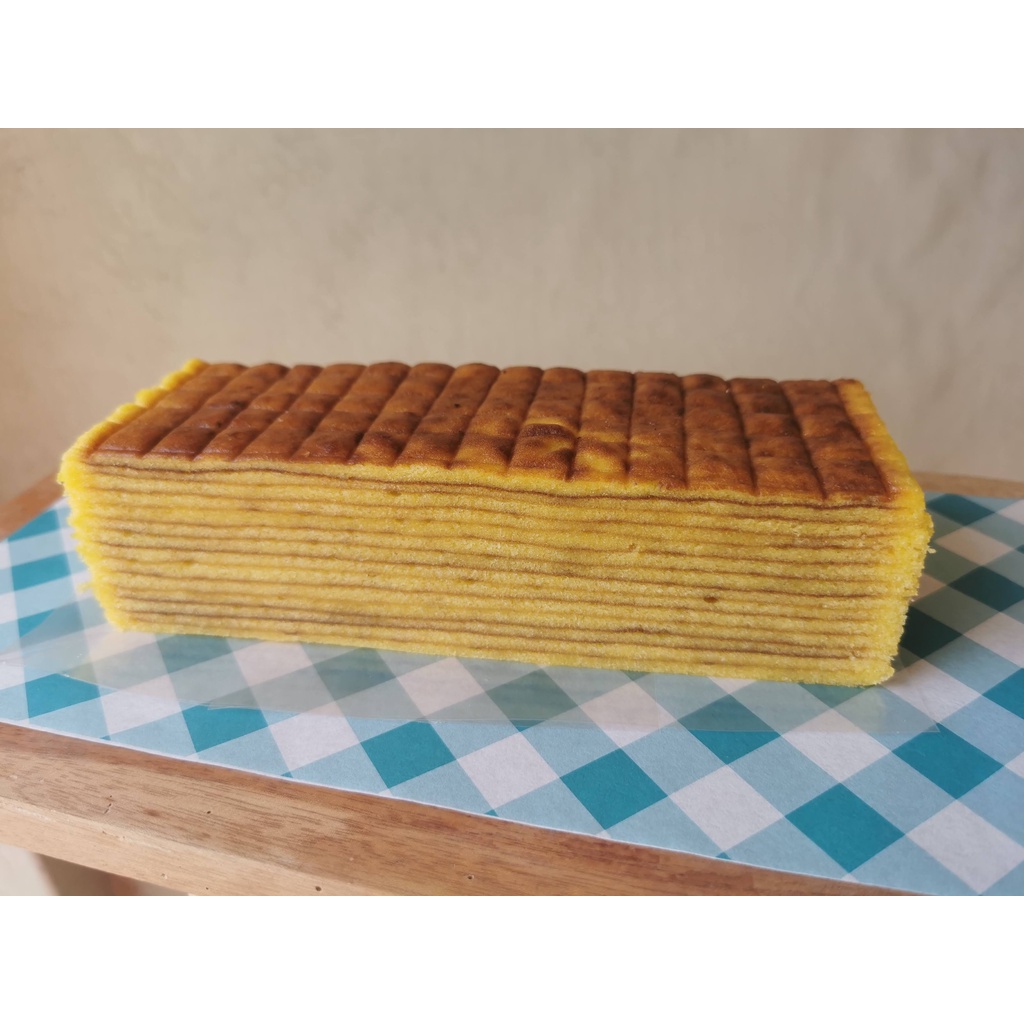 

Kue Lapis Legit Susu 1/3 Loyang 7x20cm Homemade Nana Kue dari Jambi Halal 100%