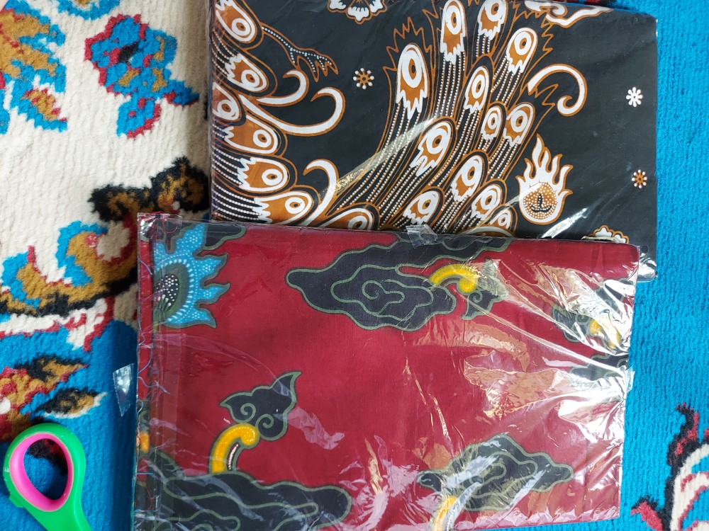 (best Seller) Kain Batik Solo Motif Burung Merak Warna Dasar Hitam