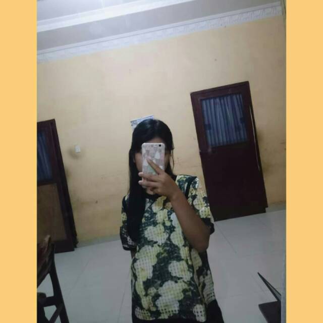 Preloved blouse bunga lengan pendek