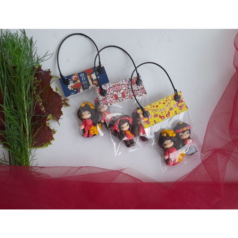 

parcel mini isi 2 coklat tema imlek