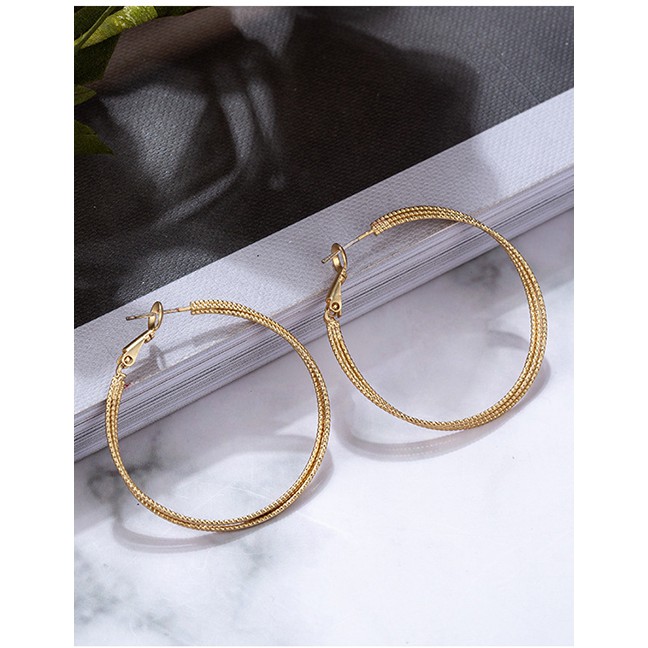 LRC Anting Hoops Fashion Gold Color Pure Color Design Round Shape Earrings F21958