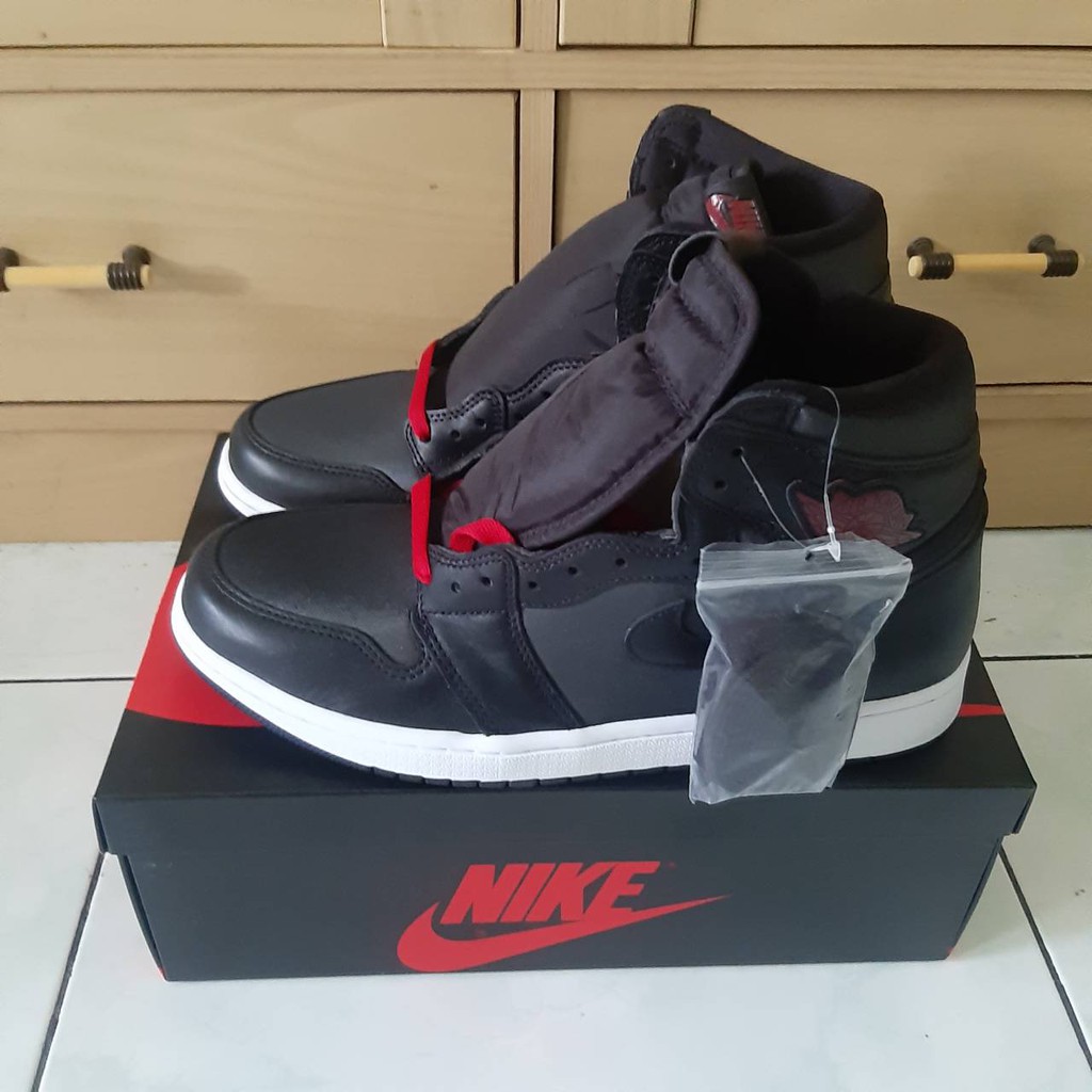 Nike Air Jordan 1 High OG Black Satin