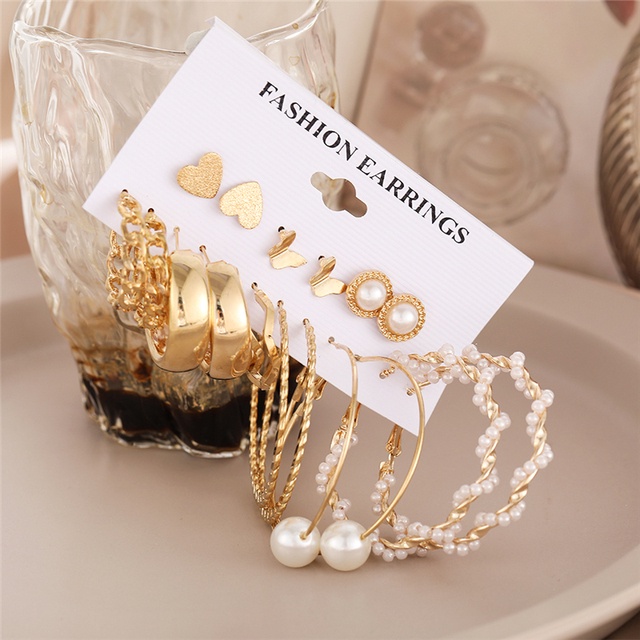 YEEZII 12 Pcs / Set Anting Stud Bentuk Kupu-Kupu Hati Aksen Mutiara Bahan Resin Gaya Korea Untuk Wanita