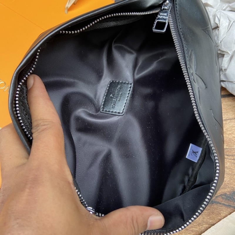tas selempang pria LV import tas slempang lv pria ada no seri bisa jd Pouch bag waistbag pria lv