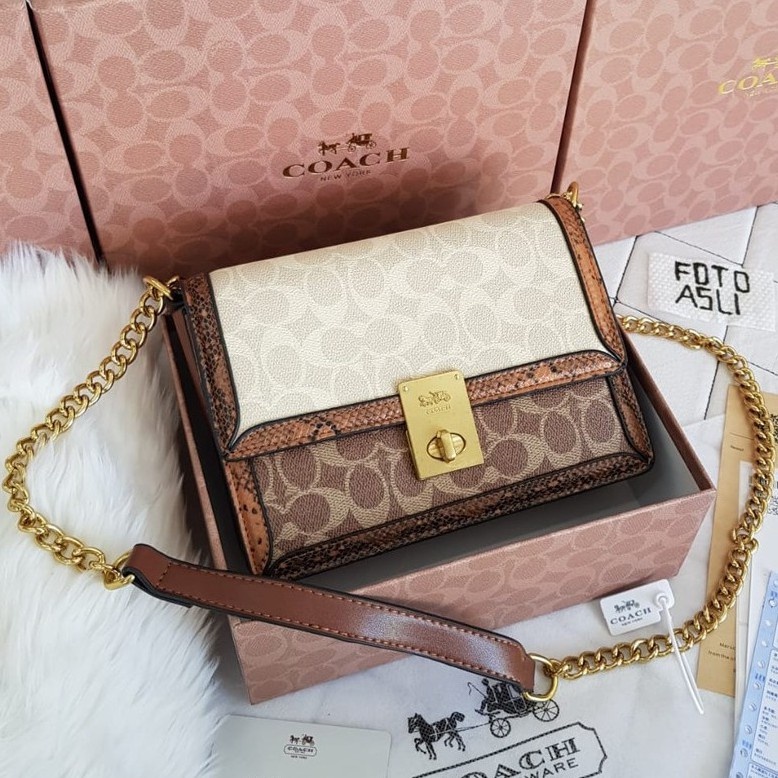 Coach Hutton Shoulder