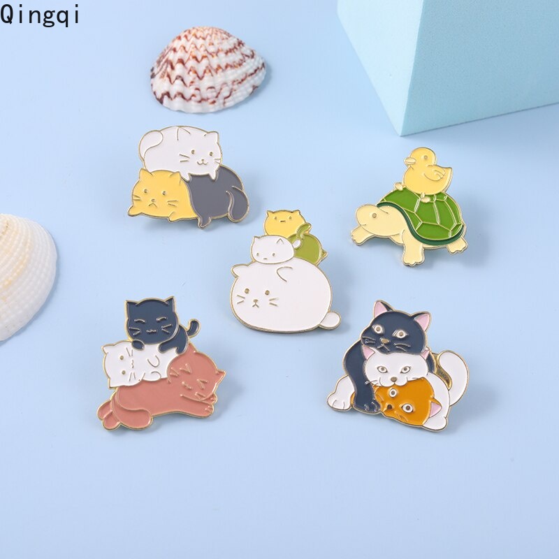 Bros Pin Enamel Bentuk Kucing / Kura-Kura Untuk Aksesoris Fashion Wanita