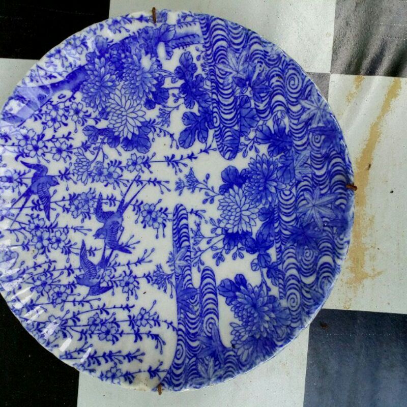 Piring antik cina hiasan dinding motif burung dan pohon barang antik barang kuno.