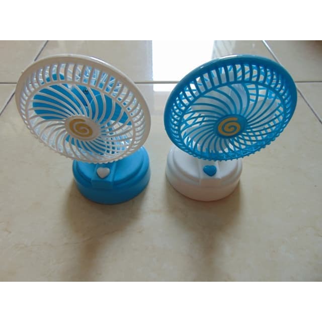 Mainan Kipas Angin Meja Mini Fan Menggunakan Baterai