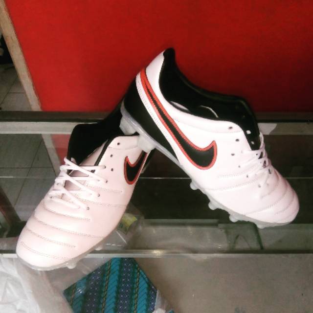 Sepatu Bola original kulit