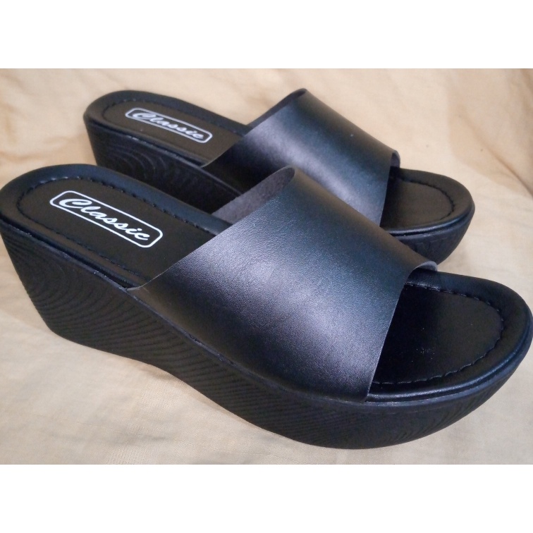 -WEDGES HITAM