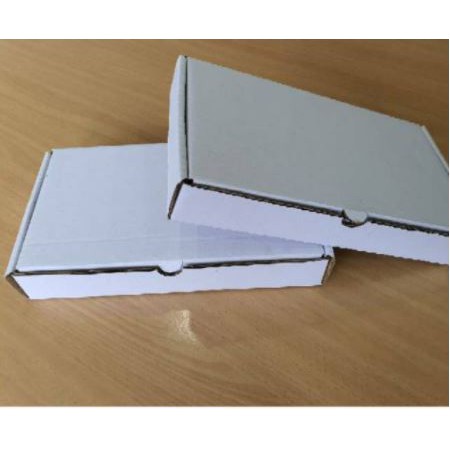 

Box 26x15x4,5 cm (Half Pizza) Kardus/Box/Karton/Polos/Pizza diecut