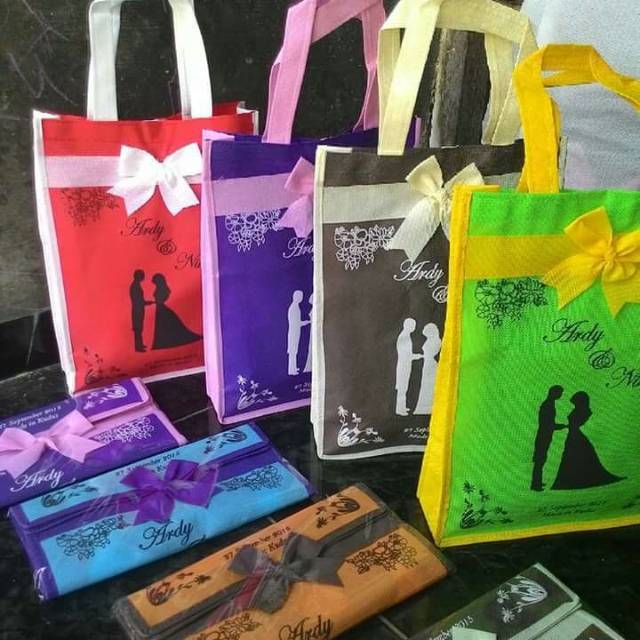 

TAS SOUVENIR CUSTOM DESAIN BIDAN HAJI UMROH AQIQAH TASYAKURAN ANAK MAUPUN PINDAH RUMAH