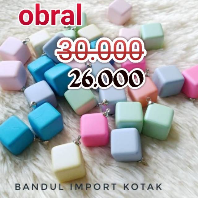 Obral liontin import Kotak