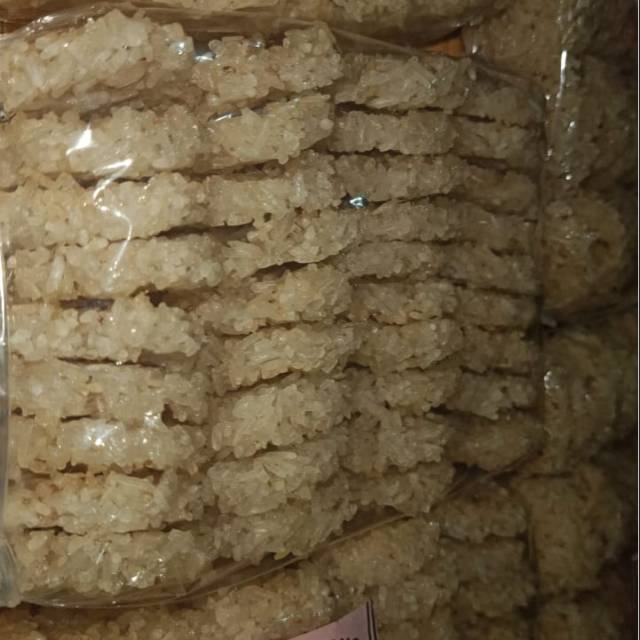 

Rengginang mentah khas buat krupuk lebaran