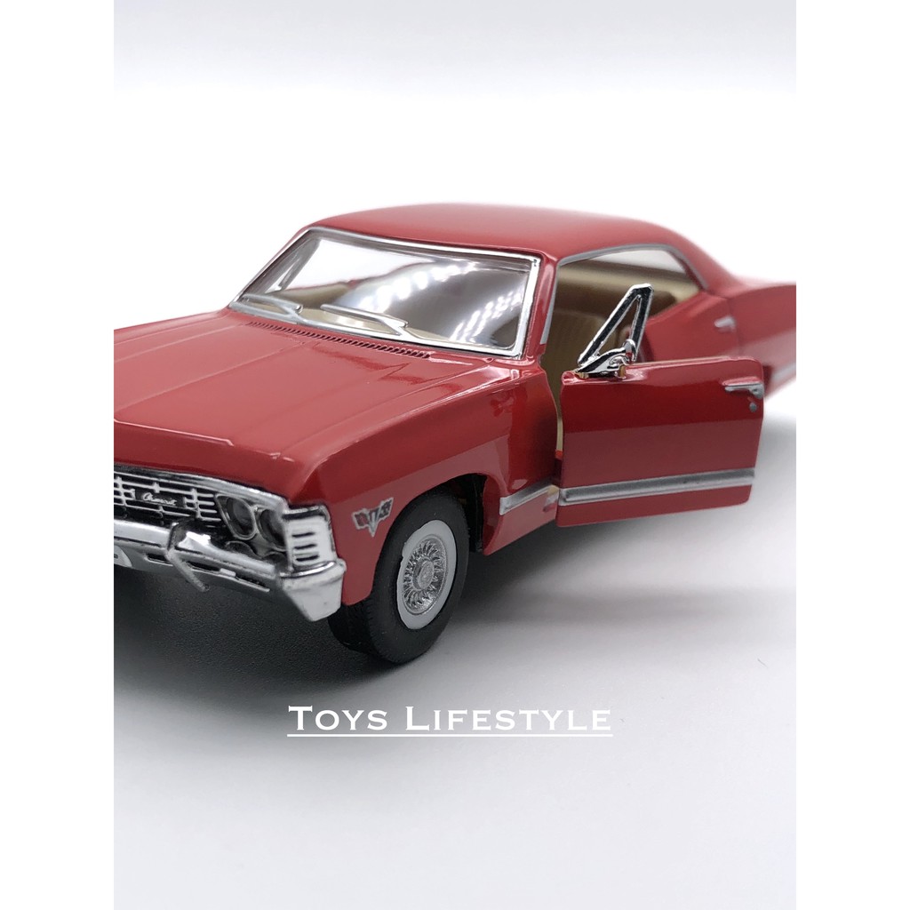 Kinsmart Diecast - 1967 Chevrolet Impala Skala 1:36 (Merah)