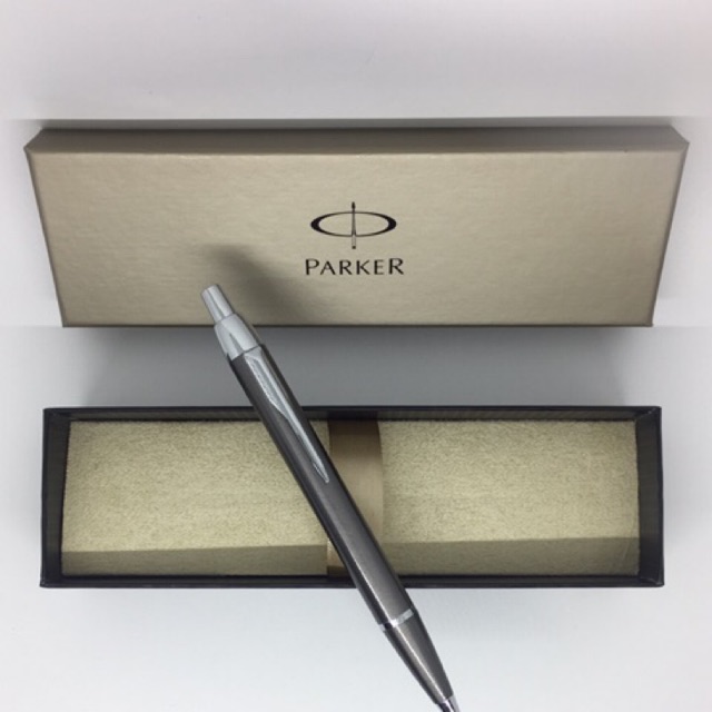 Pen Parker Im Balpoint Gun Metal Chrome Trim ( Klip Silver )