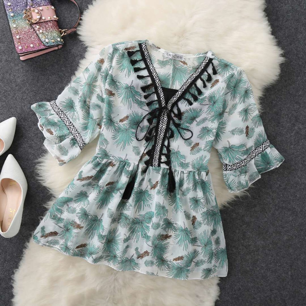 Blus Model V-Neck Longgar Motif Bunga Bahan Sifon untuk Wanita