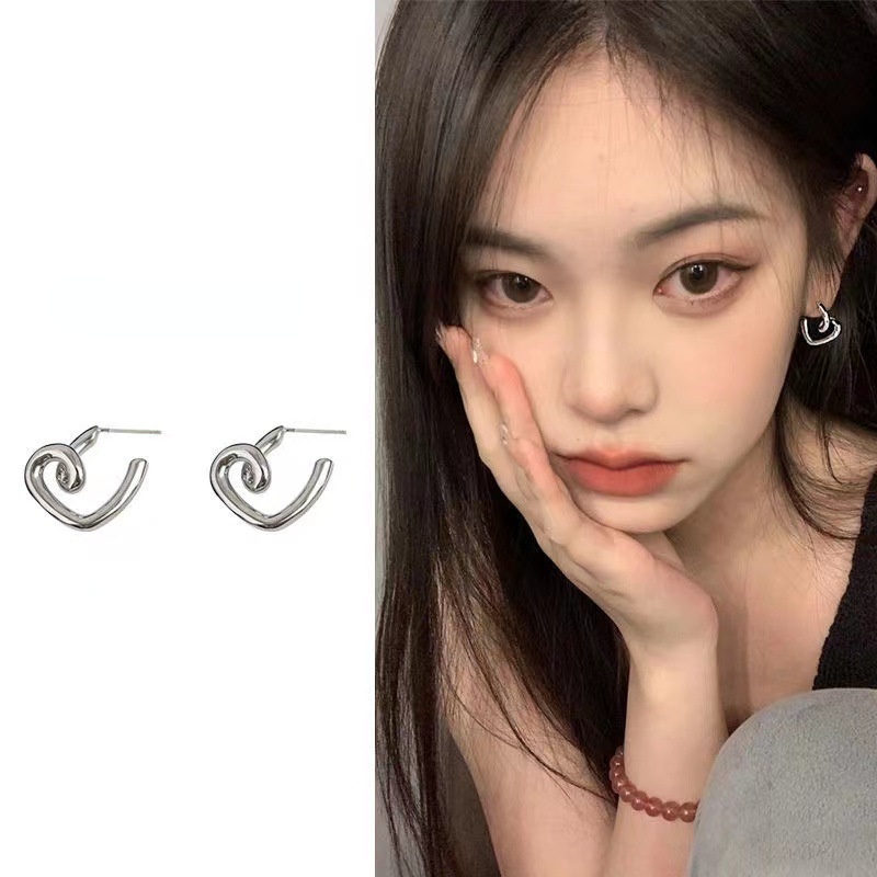 Anting Silver Needle Bentuk Hati Gaya Korea Untuk Perempuan