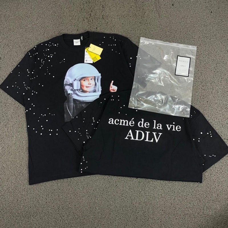 KAOS OVERSIZE ACME DE LA VIE TSHIRT