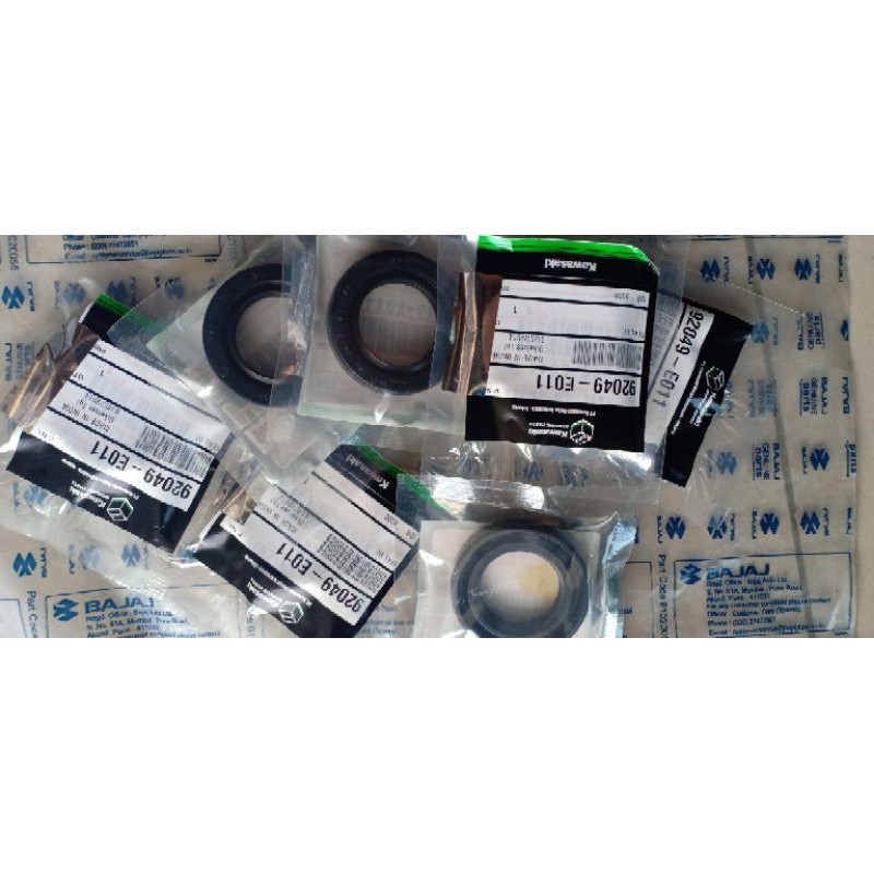 SEAL VELG BELAKANG KANAN NS200 SIL SEAL PELEK BELAKANG KANAN KAWASAKI BAJAJ 200NS SIL BR200