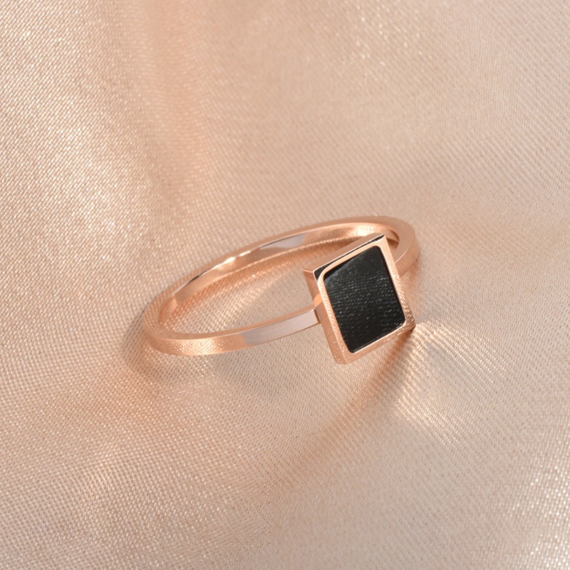 1 Pcs Fashion Cincin Titanium Wanita,Kotak Hitam Pola Mawar Emas Stainless,Hitam Unisex  Aksesoris