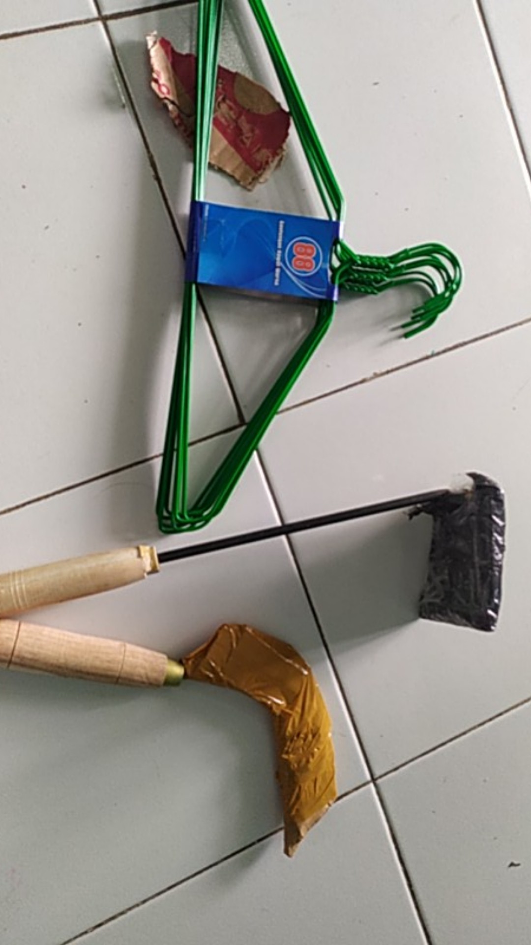 Gantungan Kawat Warna