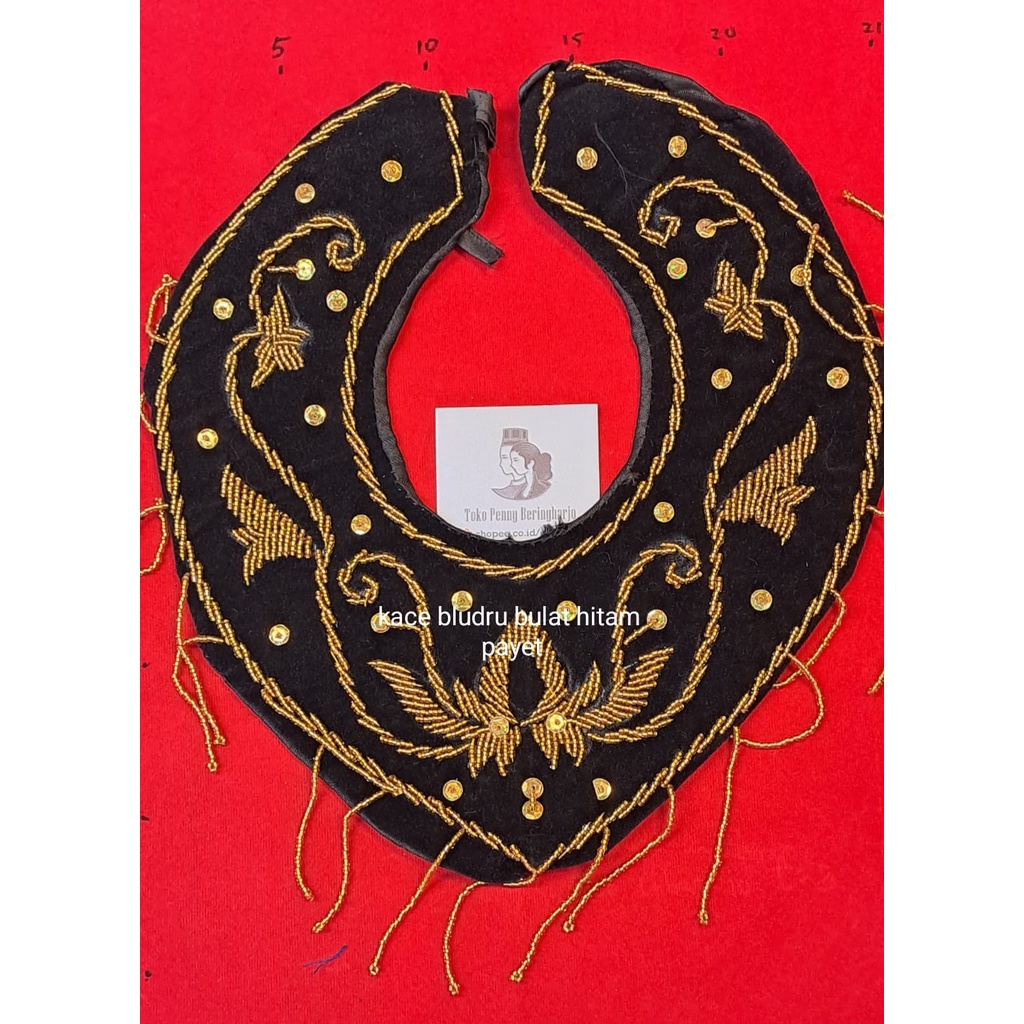 Hiasan Kace Leher Kreasi Tradisioal Tarian dan Karnaval