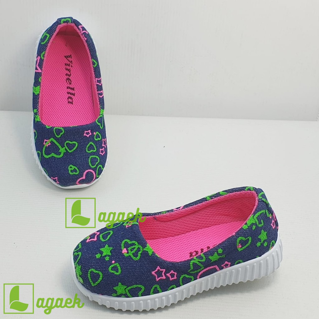 Sepatu Anak Perempuan Usia 1 2 6 7 Tahun Size 22 35 - Sepatu Anak Cewek Slip On Corak Alas Karet Anti Licin