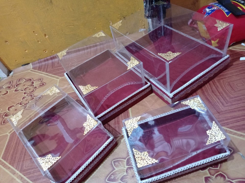 Spesial ... Kotak Hantaran Seserahan Tutup Full Mika Polos Atau Plus Ornamen Siku