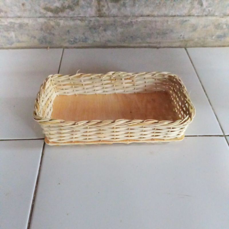 keranjang rotan kotak 22*11*6 cm