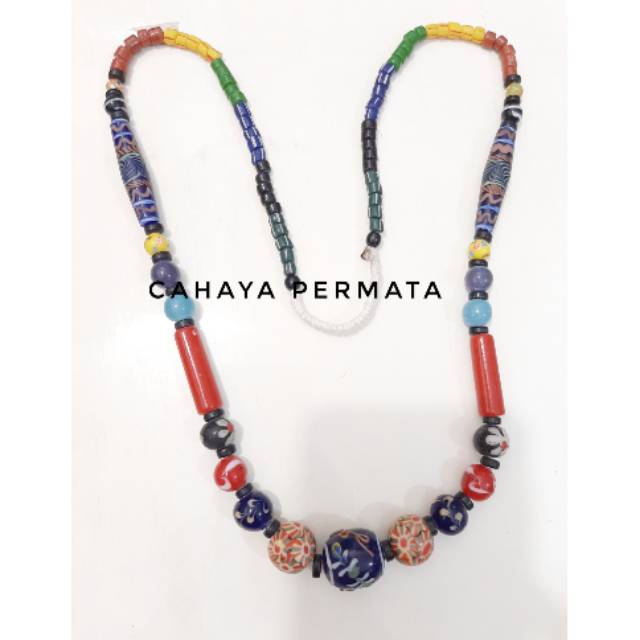 Kalung etnik kalimantan