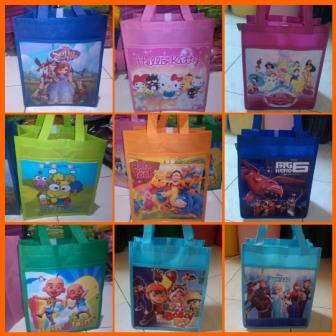 

Tas Ultah Anak | Tas Ulang Tahun Anak Model Gendong Goodie Bag Sablon Ultah Anak