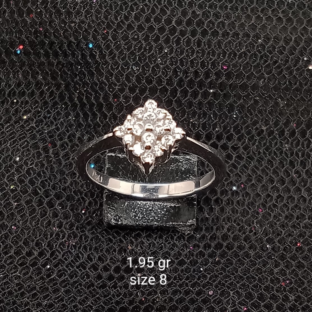 Cincin Emas 17K - 1.95 gr Kadar 750 - 926