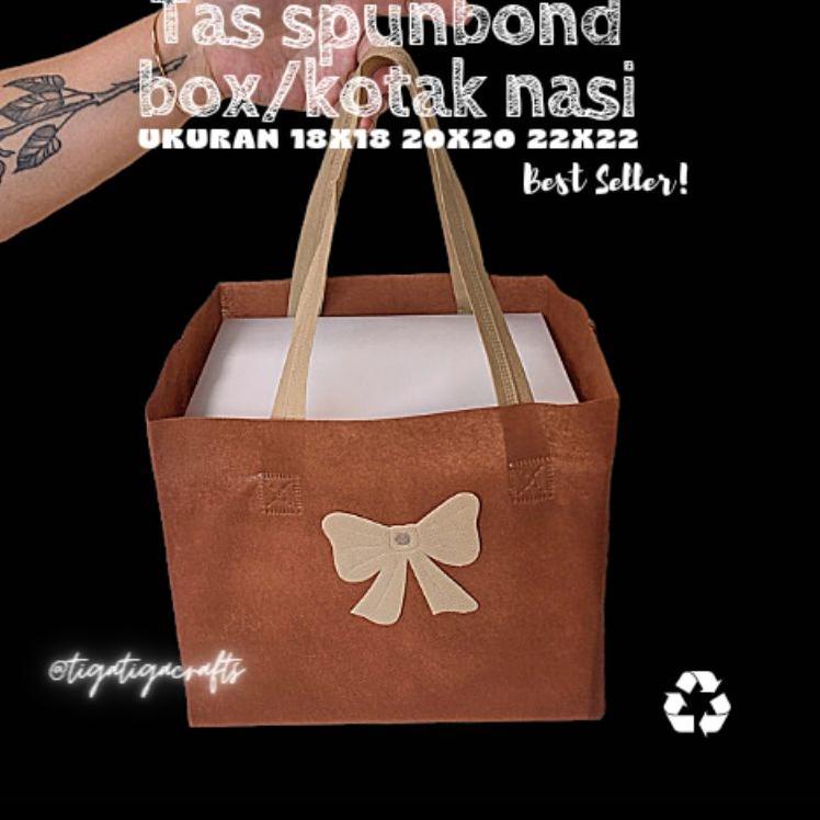 

Terbatas D8GRP tas kain kotak nasi lusinan tas spunbond box tas syukuran tas kotak nasi 18x18 20x20 22x22 tas hajatan tas hampers kotak goodie bag box 100 Best Product
