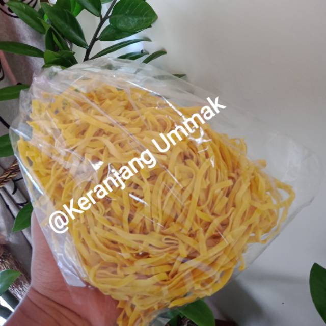 

MIE KUNING PADANG