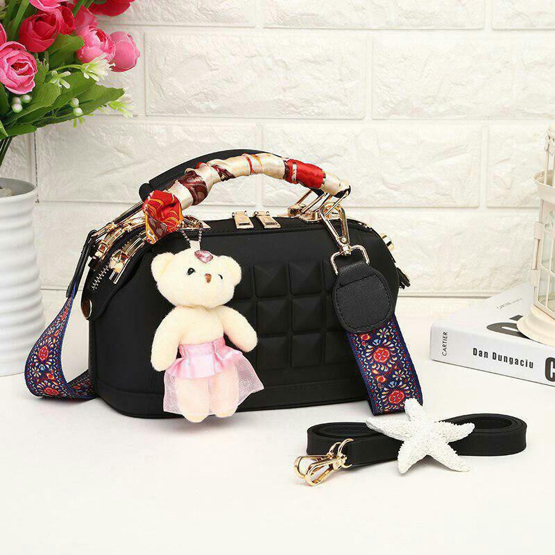 LB 413 Doctor Jelly Studded 066-1 Free Gantung Boneka + 2