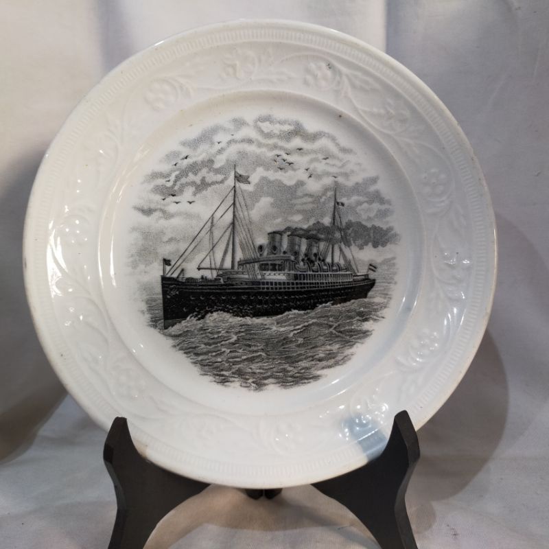 piring hias keramik antik eropa motif kapal laut