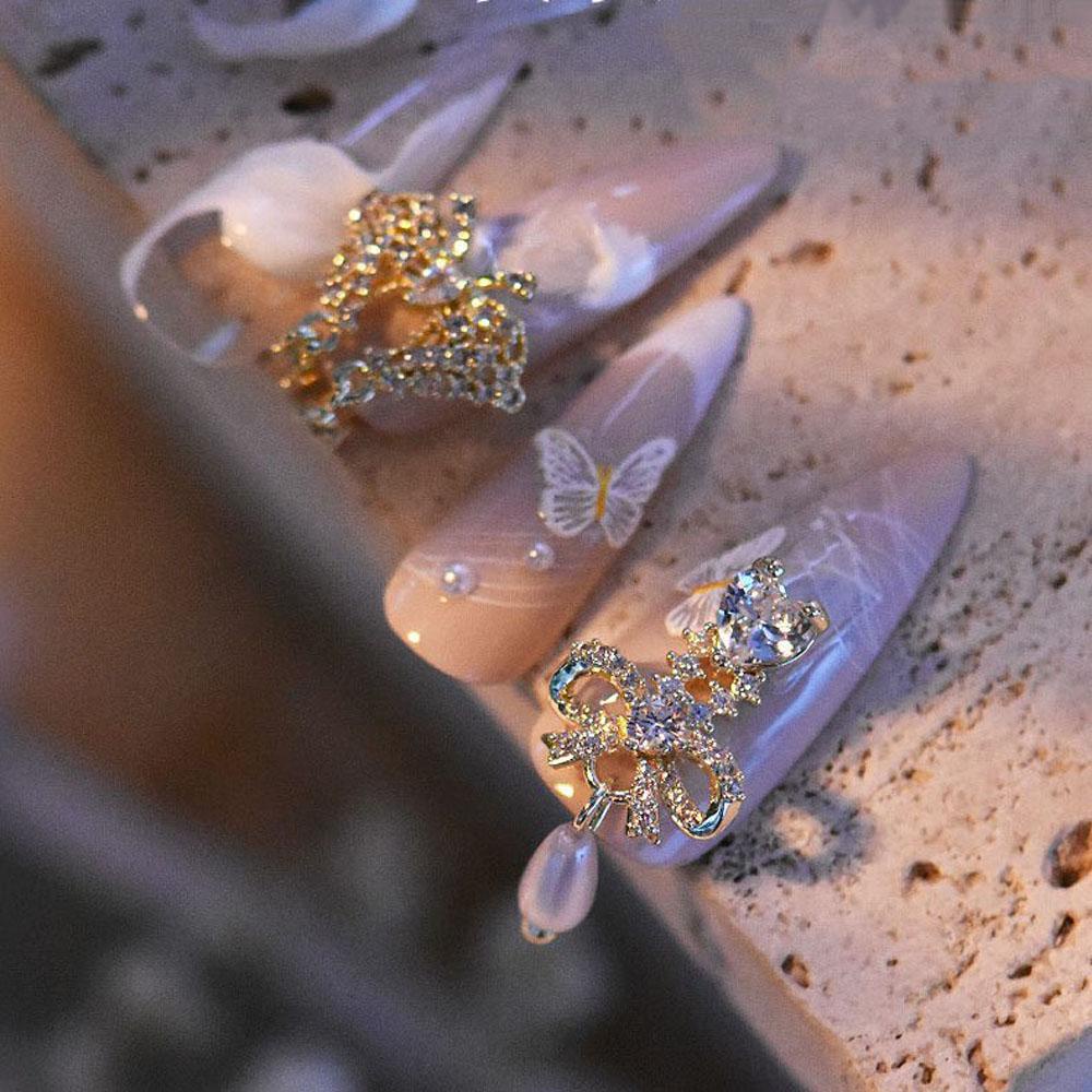 AUGUSTINA Agustina Kupu-Kupu Kuku Berlian Imitasi Mewah Manikur Aksesoris Alloy Rantai Mutiara Liontin 3D Hiasan Kuku