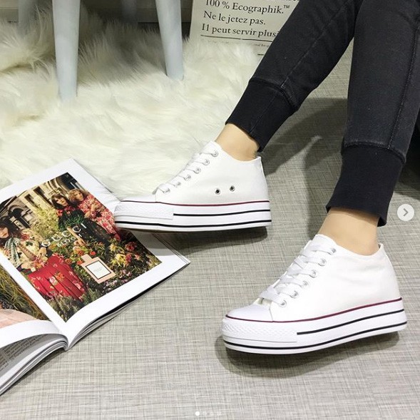 Sneakers 8056  sepatu sendal wanita realpict import